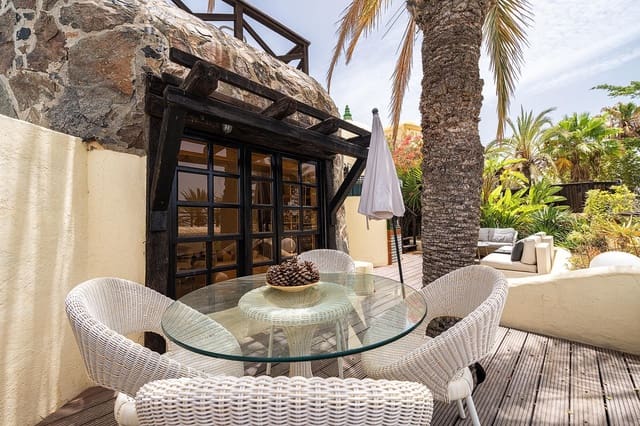 2 chambre Villa/Maison à vendre à San Bartolomé de Tirajana avec piscine - 580 000 € (Ref: 9119302)