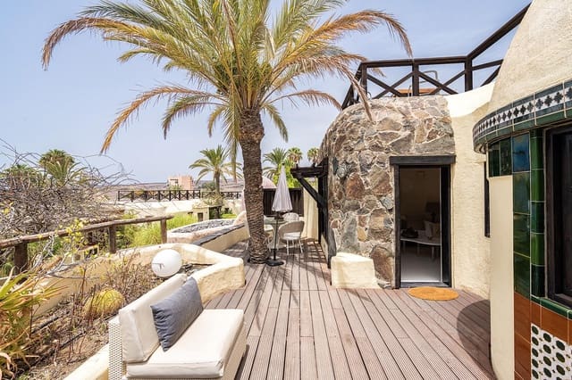 2 chambre Villa/Maison à vendre à San Bartolomé de Tirajana avec piscine - 580 000 € (Ref: 9119302)