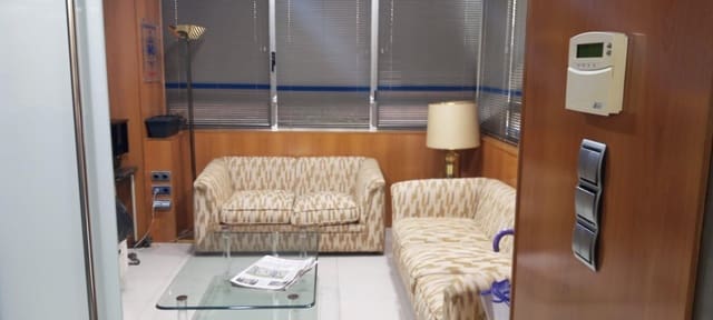 Kontor til salgs i La Coruña by - € 450 000 (Ref: 9119307)