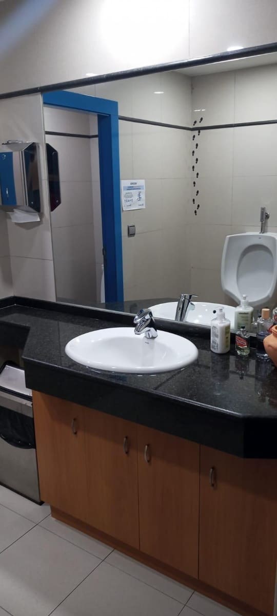 Kontor til salg i A Coruna by - € 450.000 (Ref: 9119307)