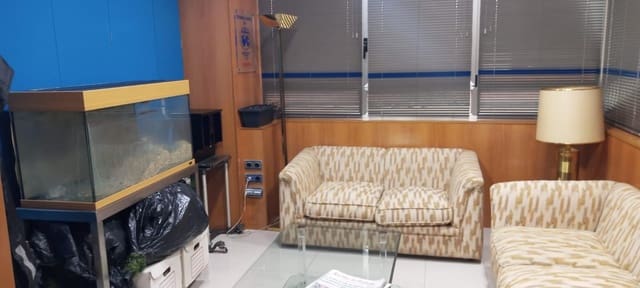 Kontor til salgs i La Coruña by - € 450 000 (Ref: 9119307)