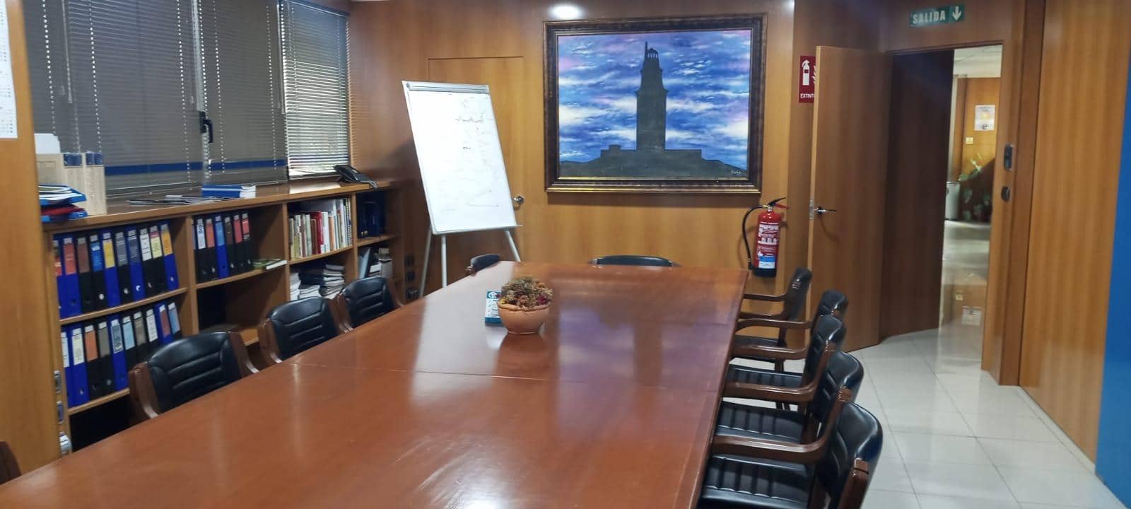 Kontor til salg i A Coruna by - € 450.000 (Ref: 9119307)