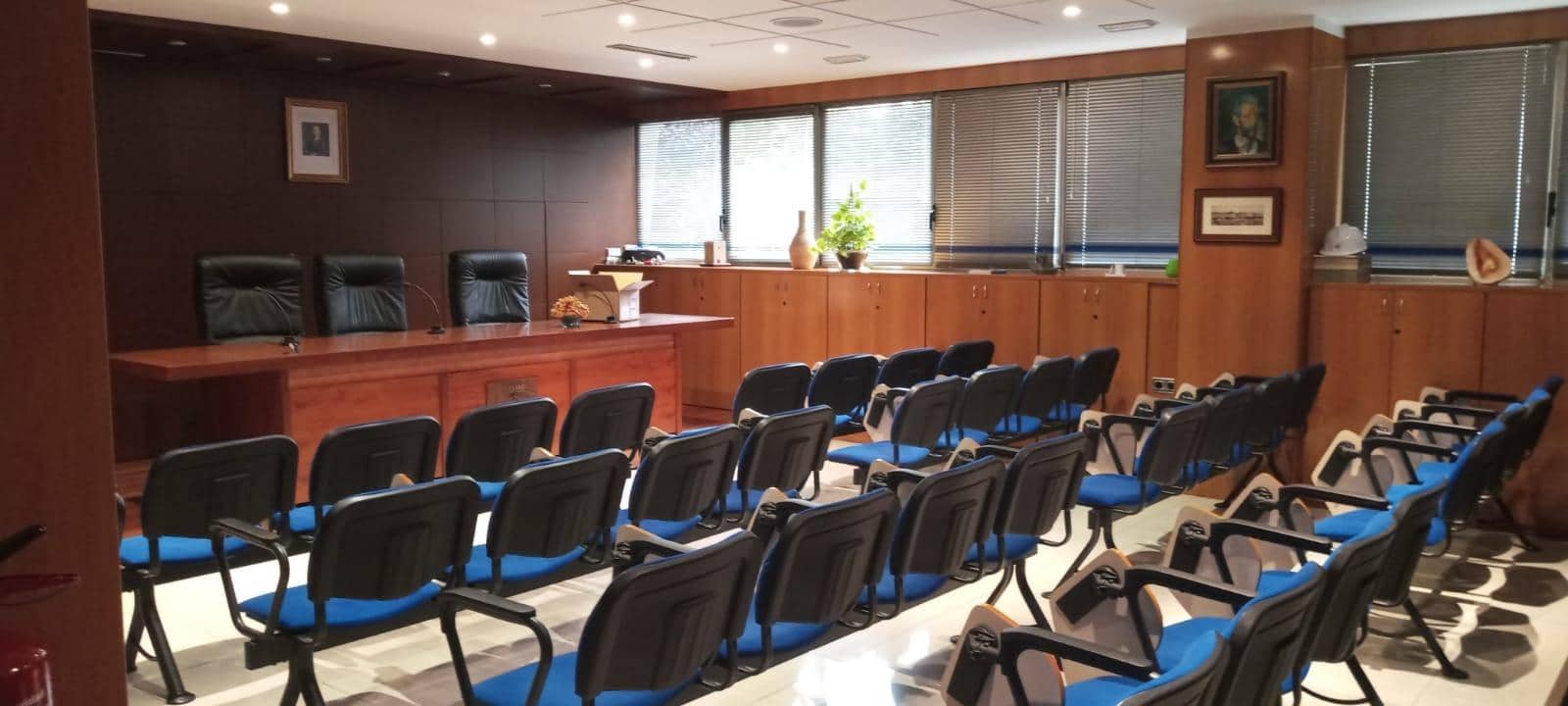 Kontor til salg i A Coruna by - € 450.000 (Ref: 9119307)