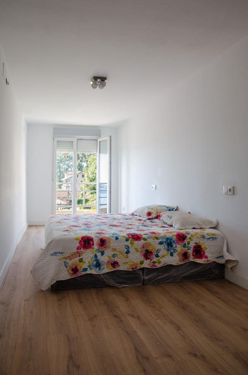 8 soveværelse Semi-Rækkehus til salg i Vigo - € 400.000 (Ref: 9119311)