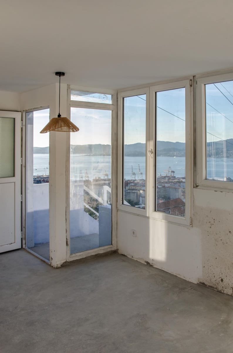 8 soveværelse Semi-Rækkehus til salg i Vigo - € 400.000 (Ref: 9119311)