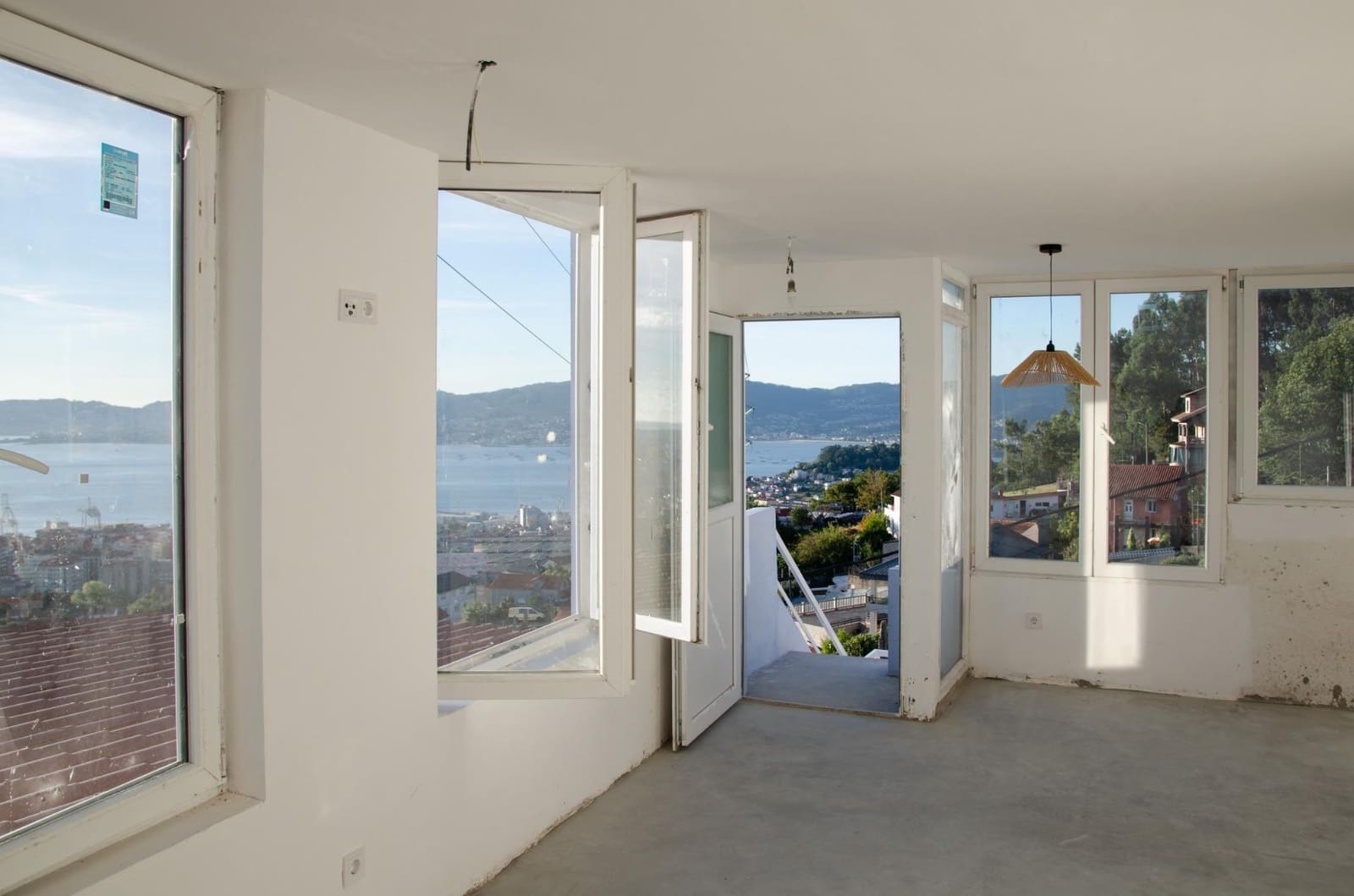 8 soveværelse Semi-Rækkehus til salg i Vigo - € 400.000 (Ref: 9119311)