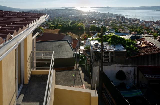 8 soveværelse Semi-Rækkehus til salg i Vigo - € 400.000 (Ref: 9119311)