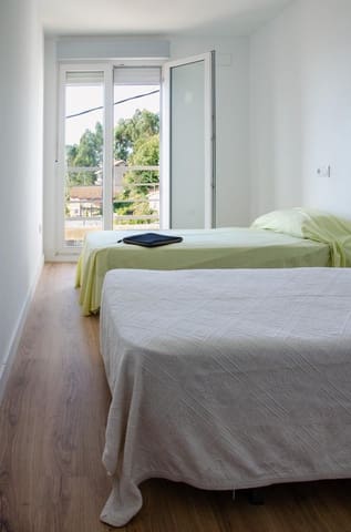 2 bedroom Terraced Villa for sale in Vigo - € 200,000 (Ref: 9119320)