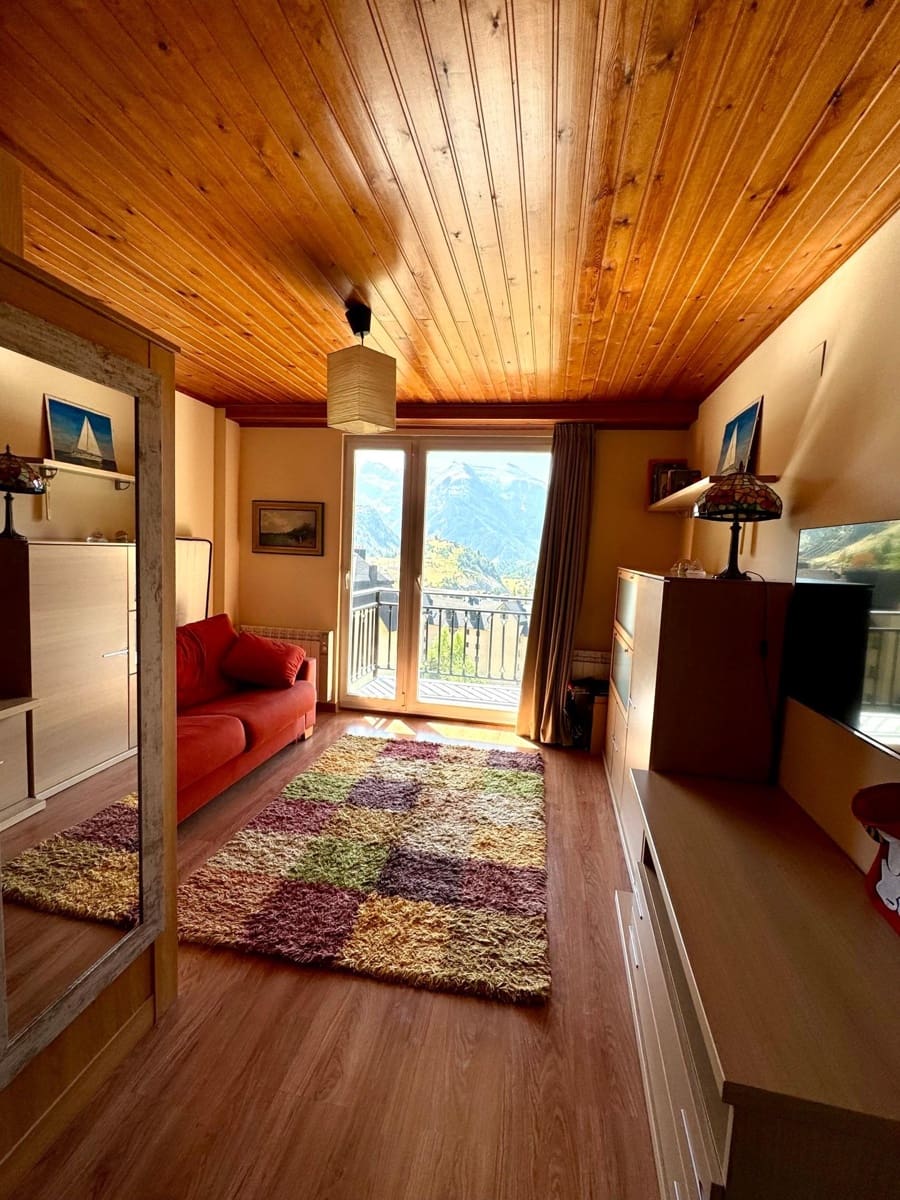 1 soveværelse Lejlighed til salg i Aisa med garage - € 140.000 (Ref: 9119323)