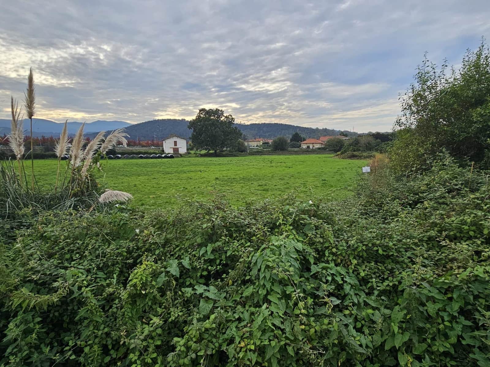 Grunde uden byggetilladelser til salg i Torrelavega - € 680.000 (Ref: 9119324)