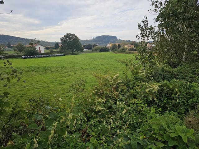 Grond te koop in Torrelavega - € 680.000 (Ref: 9119324)