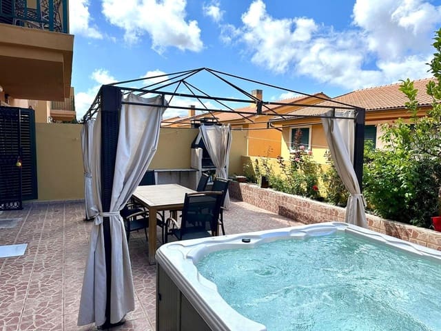 4 soveværelse Rækkehus til salg i Siete Palmas, Las Palmas de Gran Canaria med garage - € 630.000 (Ref: 9119325)