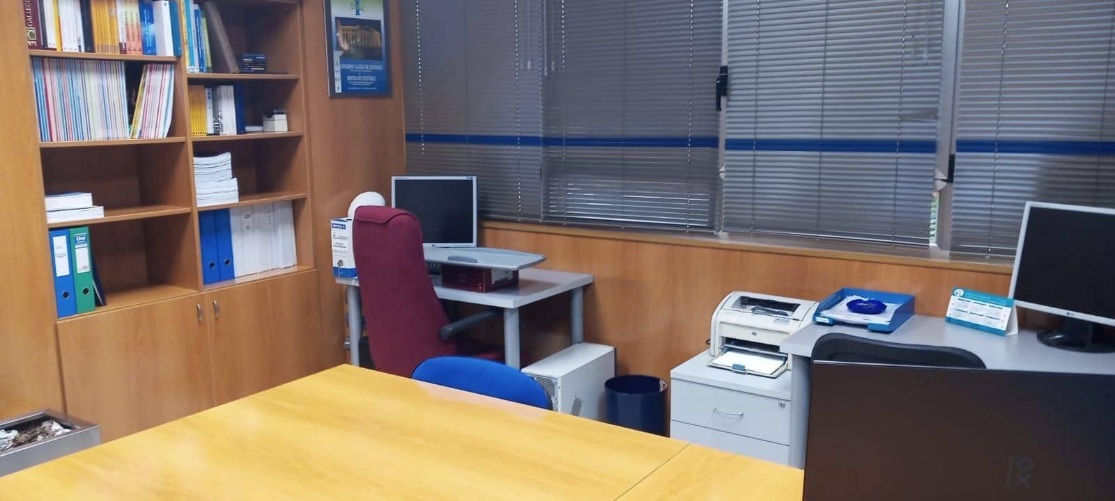 Erhverv til salg i A Coruna by - € 450.000 (Ref: 9119332)