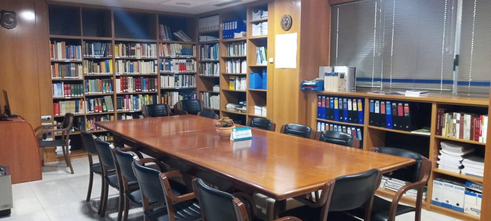 Erhverv til salg i A Coruna by - € 450.000 (Ref: 9119332)