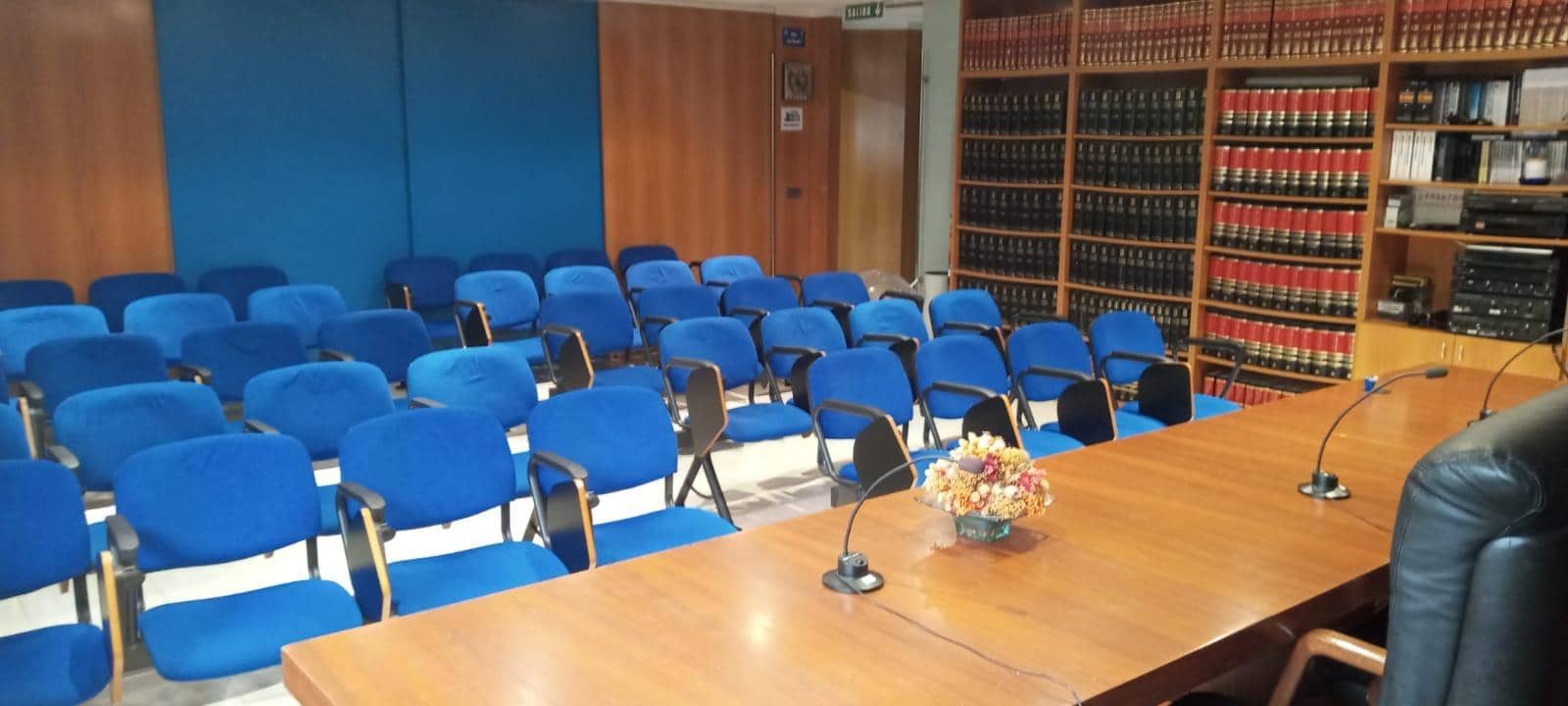 Erhverv til salg i A Coruna by - € 450.000 (Ref: 9119332)