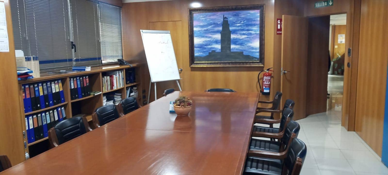 Erhverv til salg i A Coruna by - € 450.000 (Ref: 9119332)