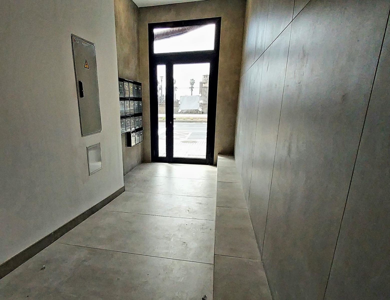 Commercial for rent in Las Palmas de Gran Canaria - € 1,300 (Ref: 9119340)