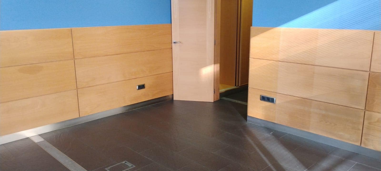 Erhverv til salg i A Coruna by - € 525.000 (Ref: 9119341)