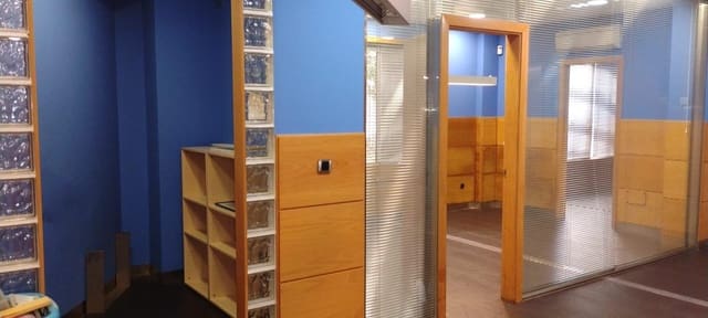 Commercial for sale in A Coruña city - € 525,000 (Ref: 9119341)