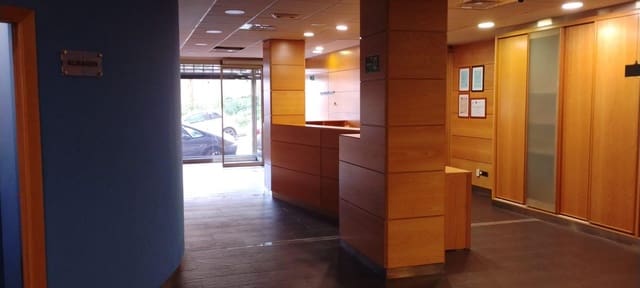 Commercial for sale in A Coruña city - € 525,000 (Ref: 9119341)