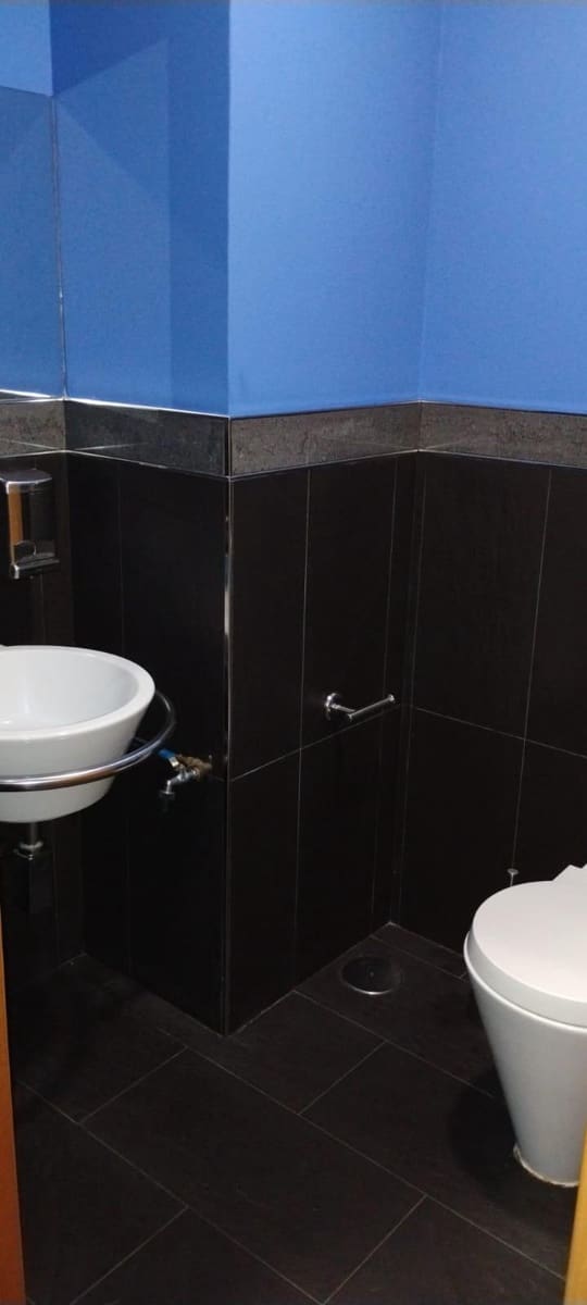 Erhverv til salg i A Coruna by - € 525.000 (Ref: 9119341)