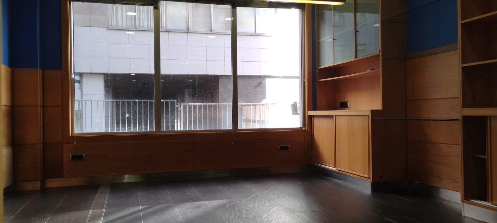 Erhverv til salg i A Coruna by - € 525.000 (Ref: 9119341)