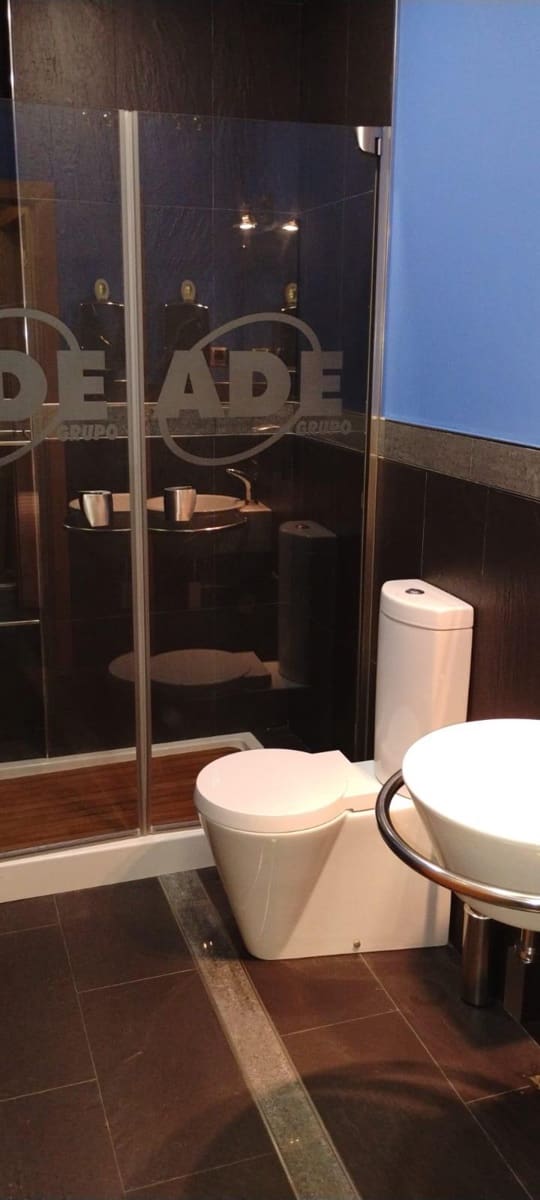 Erhverv til salg i A Coruna by - € 525.000 (Ref: 9119341)