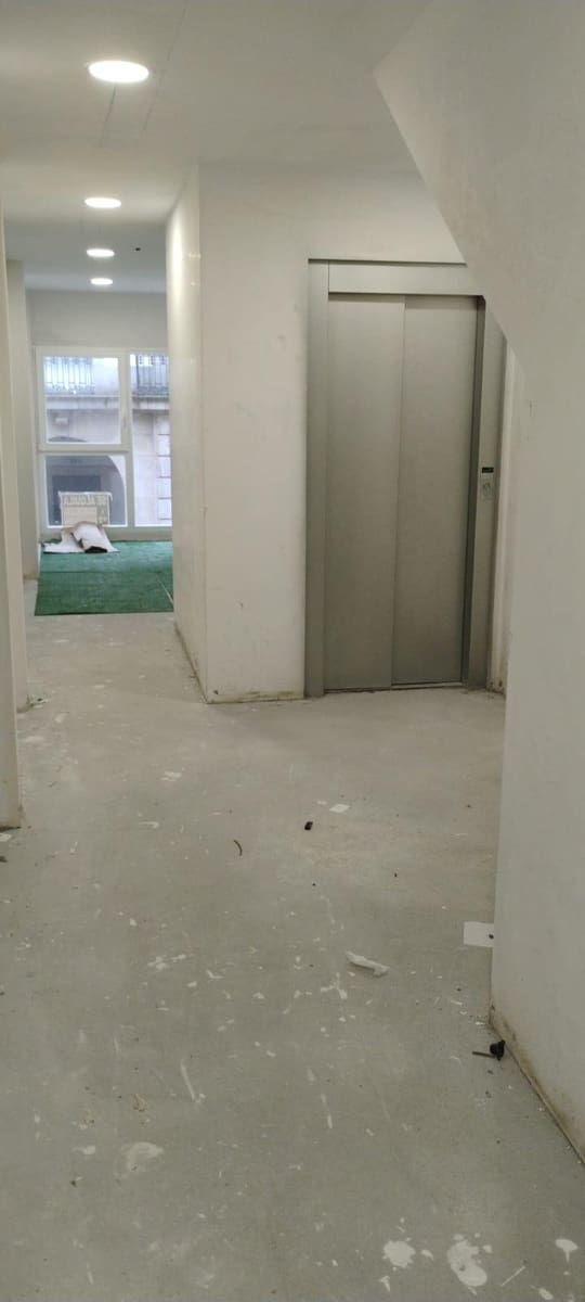 Kommersiell att hyra i A Coruna stad - 1 150 € (Ref: 9119343)