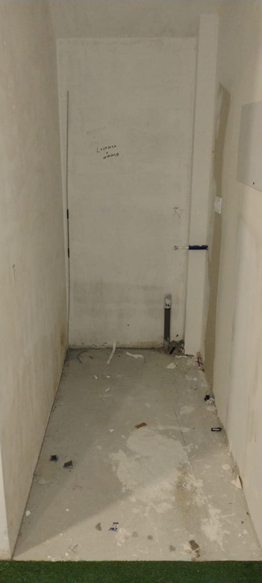 Kommersiell att hyra i A Coruna stad - 1 150 € (Ref: 9119343)