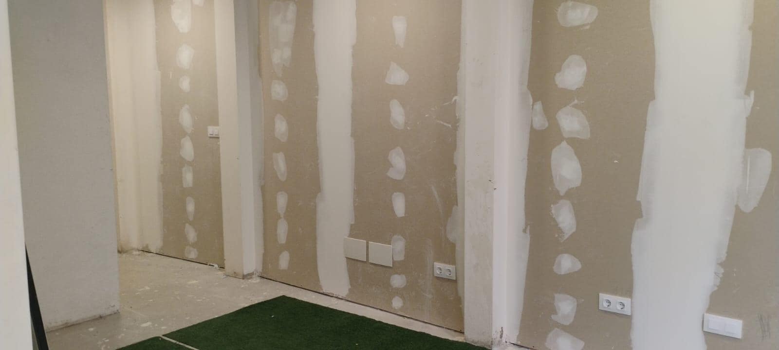 Kommersiell att hyra i A Coruna stad - 1 150 € (Ref: 9119343)