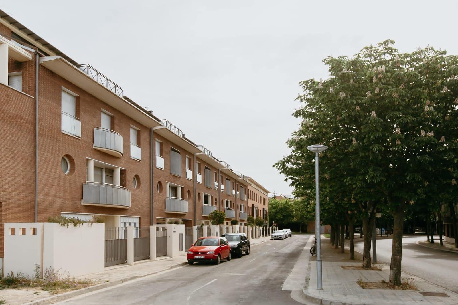 Rivitalo myytävänä paikassa Huesca kaupunki mukana 
autotalli - 650 000 € (Ref: 9119344)