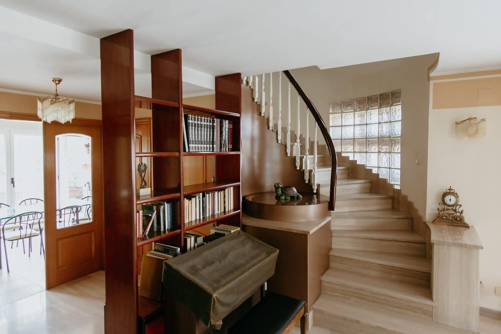 Rivitalo myytävänä paikassa Huesca kaupunki mukana 
autotalli - 650 000 € (Ref: 9119344)