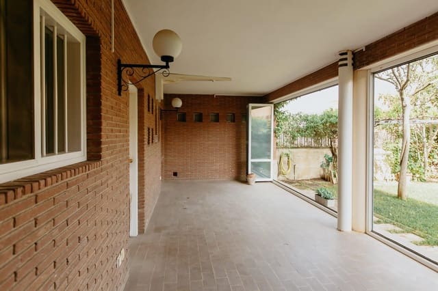 Rivitalo myytävänä paikassa Huesca kaupunki mukana 
autotalli - 650 000 € (Ref: 9119344)