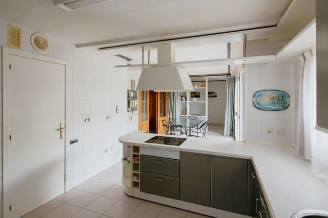 Rivitalo myytävänä paikassa Huesca kaupunki mukana 
autotalli - 650 000 € (Ref: 9119344)