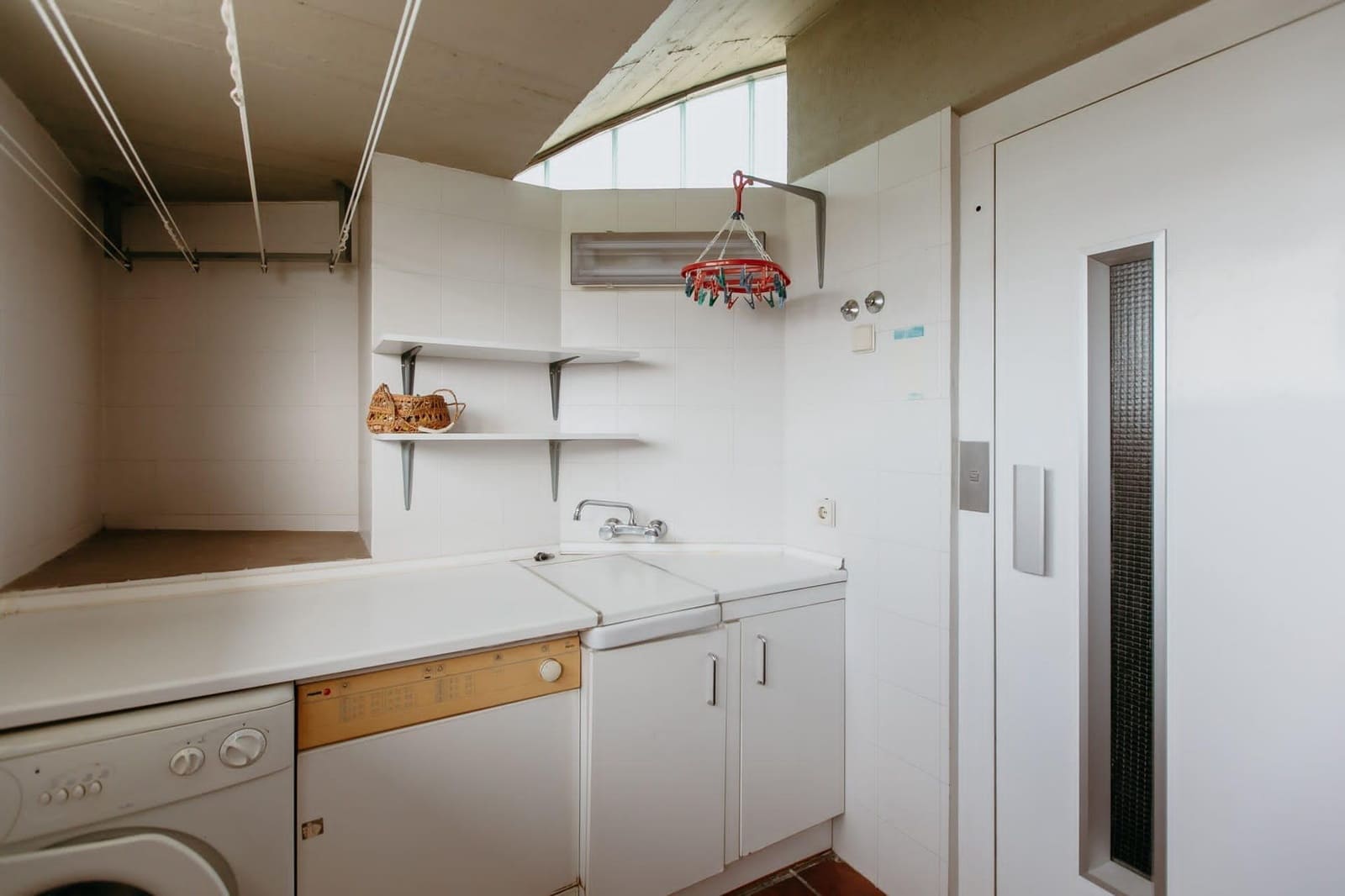 Rivitalo myytävänä paikassa Huesca kaupunki mukana 
autotalli - 650 000 € (Ref: 9119344)