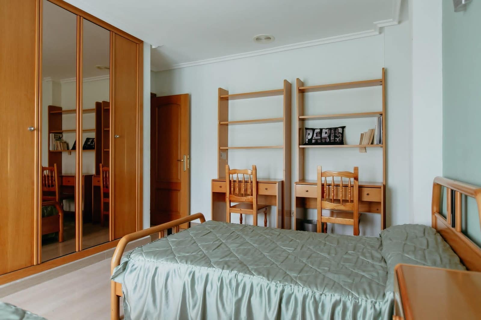 Rivitalo myytävänä paikassa Huesca kaupunki mukana 
autotalli - 650 000 € (Ref: 9119344)