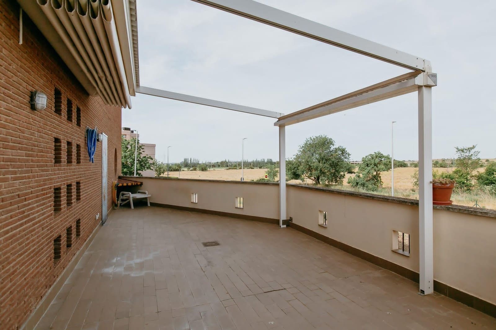 Rivitalo myytävänä paikassa Huesca kaupunki mukana 
autotalli - 650 000 € (Ref: 9119344)