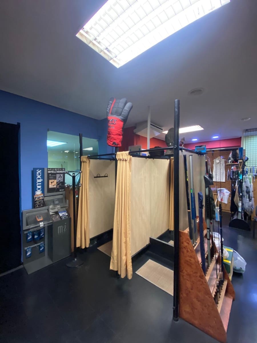 Erhverv til salg i Salamanca by - € 263.000 (Ref: 9119349)