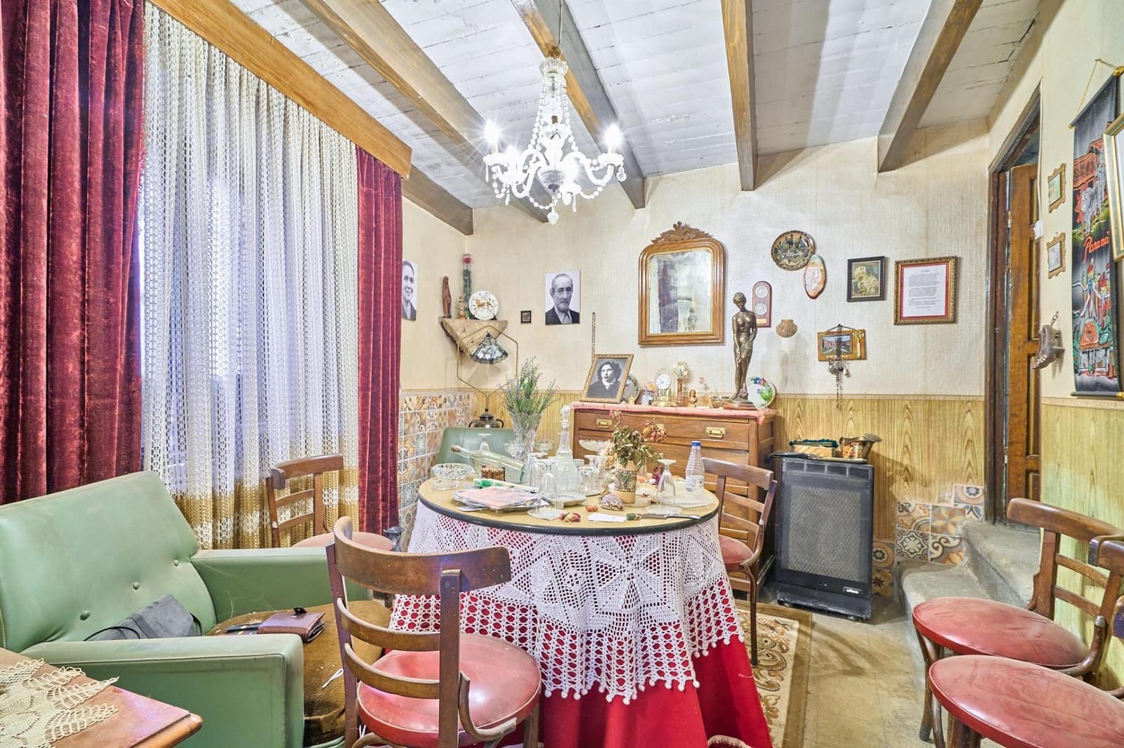 8 soveværelse Byhus til salg i La Maya med garage - € 96.000 (Ref: 9119353)