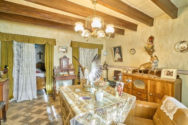 8 bedroom Townhouse for sale in La Maya with garage - € 96,000 (Ref: 9119353)