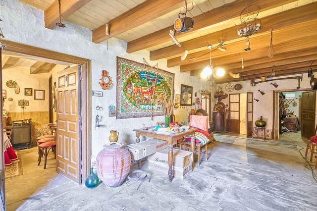 8 bedroom Townhouse for sale in La Maya with garage - € 96,000 (Ref: 9119353)