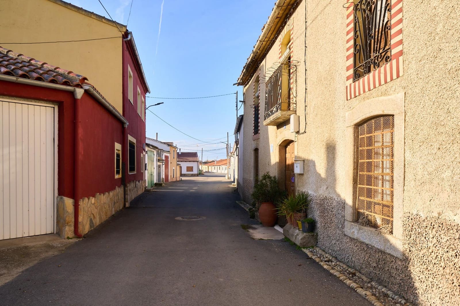 8 soveværelse Byhus til salg i La Maya med garage - € 96.000 (Ref: 9119353)