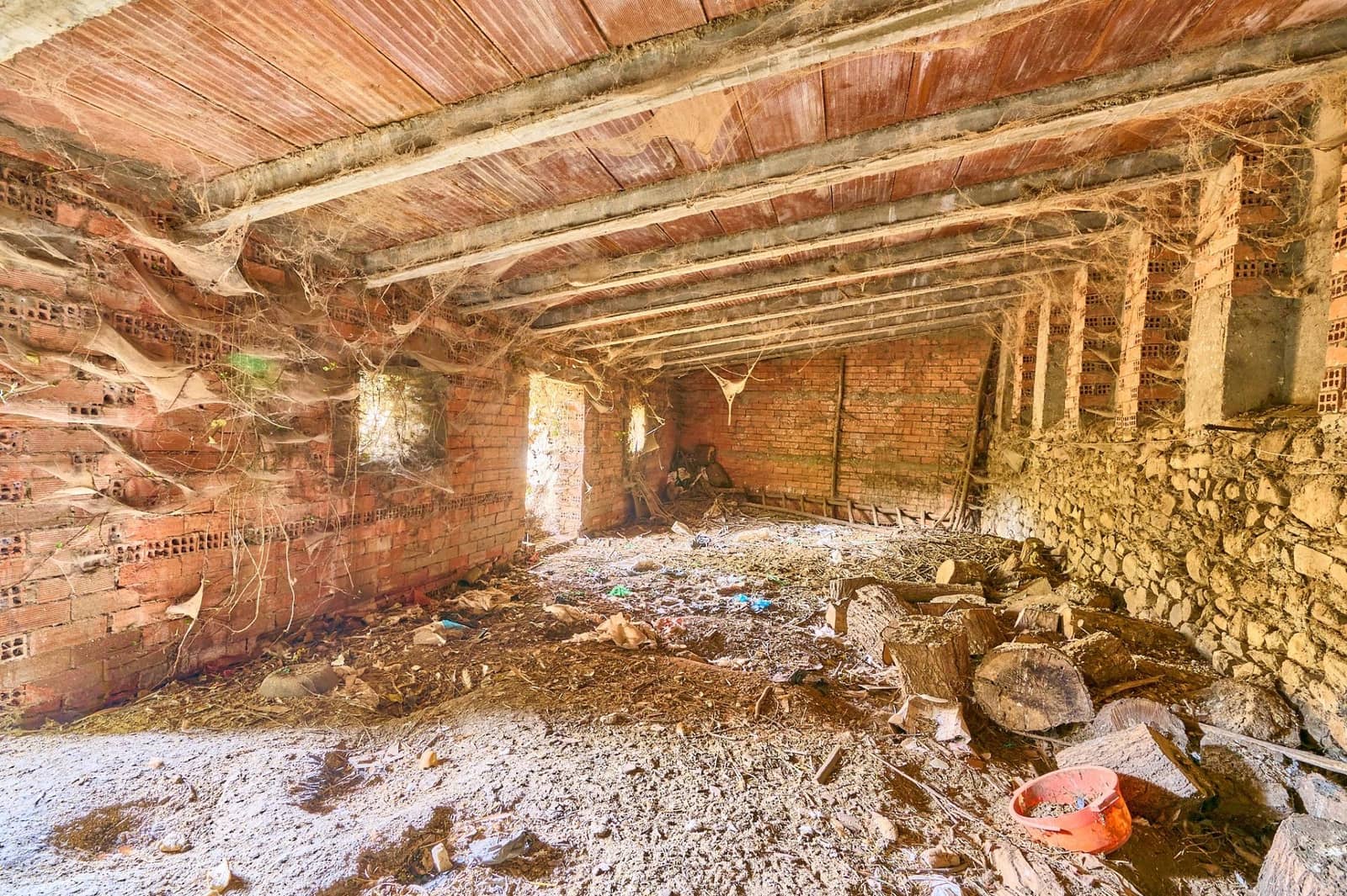 8 soveværelse Byhus til salg i La Maya med garage - € 96.000 (Ref: 9119353)