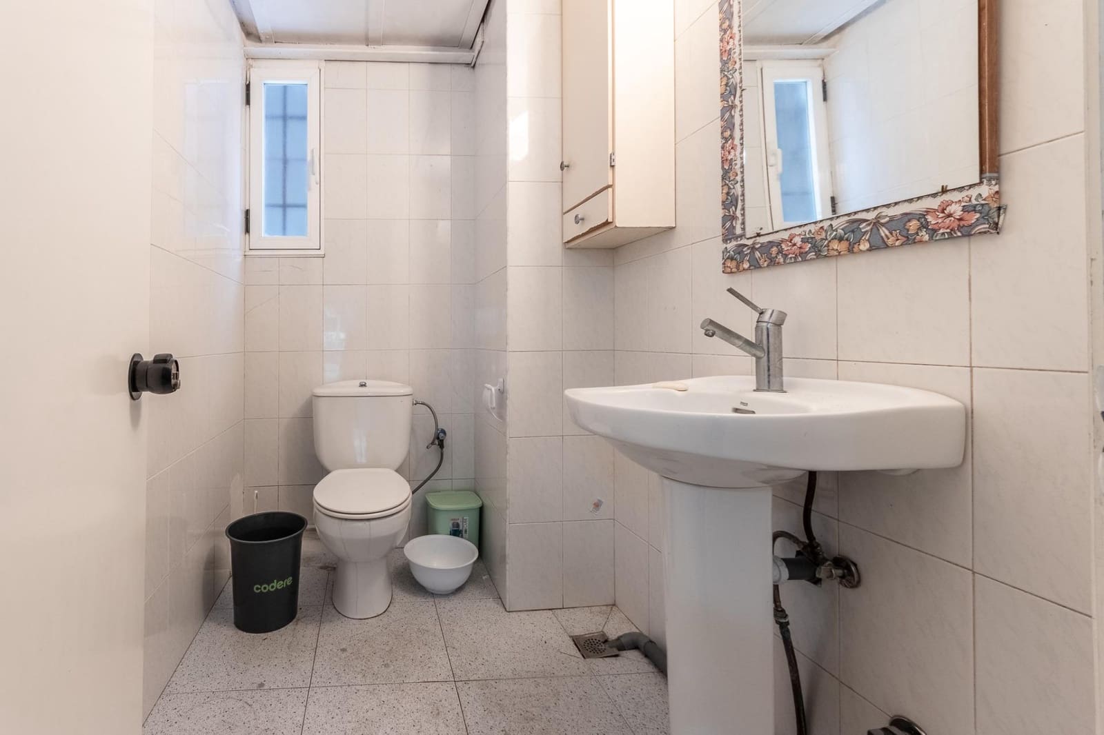 Erhverv til salg i Bilbao - € 280.000 (Ref: 9119355)