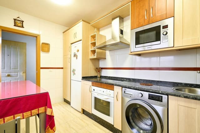 4 bedroom Villa for sale in Fuentesaúco with pool garage - € 183,900 (Ref: 9119356)