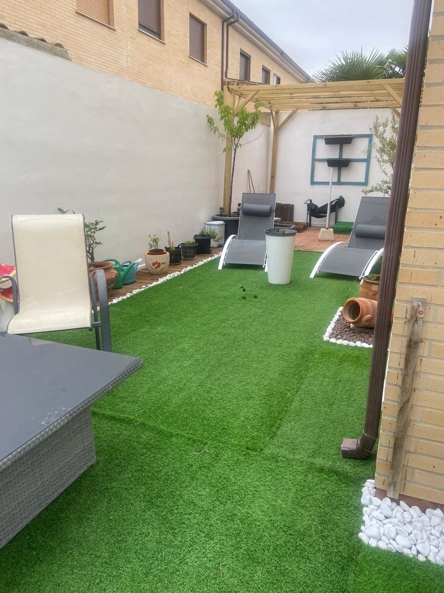 4 soveværelse Villa til salg i Fuentesauco med swimmingpool garage - € 183.900 (Ref: 9119356)