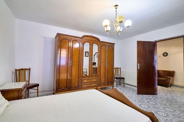 5 slaapkamer Rijtjeshuis te koop in Fuentesaúco met garage - € 135.000 (Ref: 9119357)