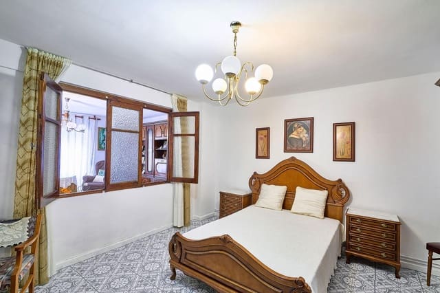 5 slaapkamer Rijtjeshuis te koop in Fuentesaúco met garage - € 135.000 (Ref: 9119357)