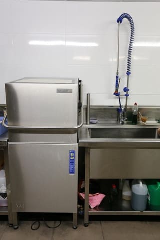 Commercial for sale in O Carballiño - € 470,000 (Ref: 9119365)