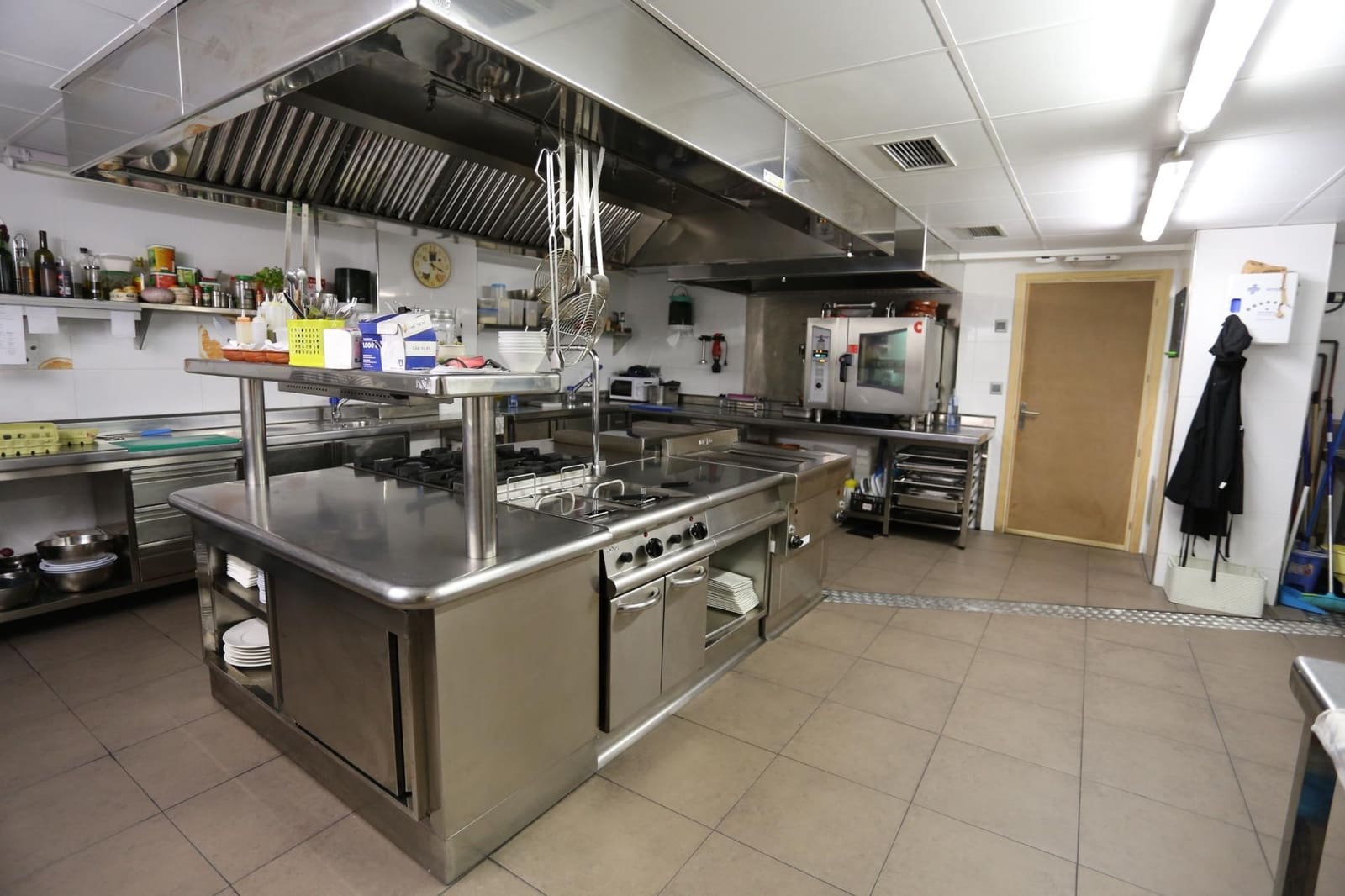 Kommersiell til salgs i O Carballino - € 470 000 (Ref: 9119365)